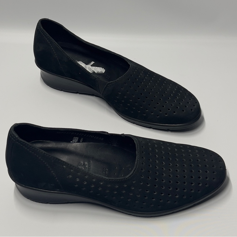 ECCO women’s Size EU 38 US 7 1/2 Black Ballet Flats
